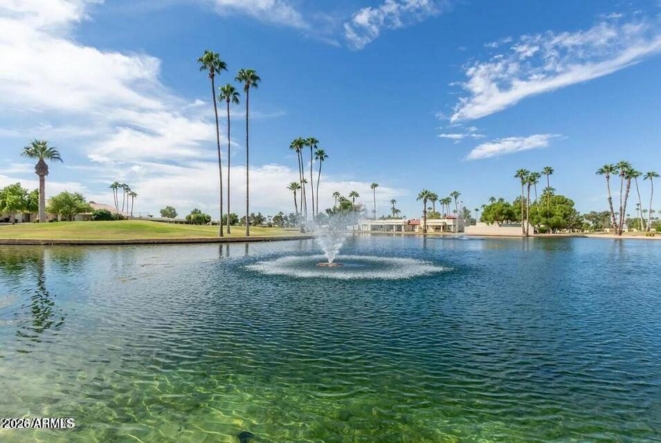 Fountain of the Sun Lakes & Fountains