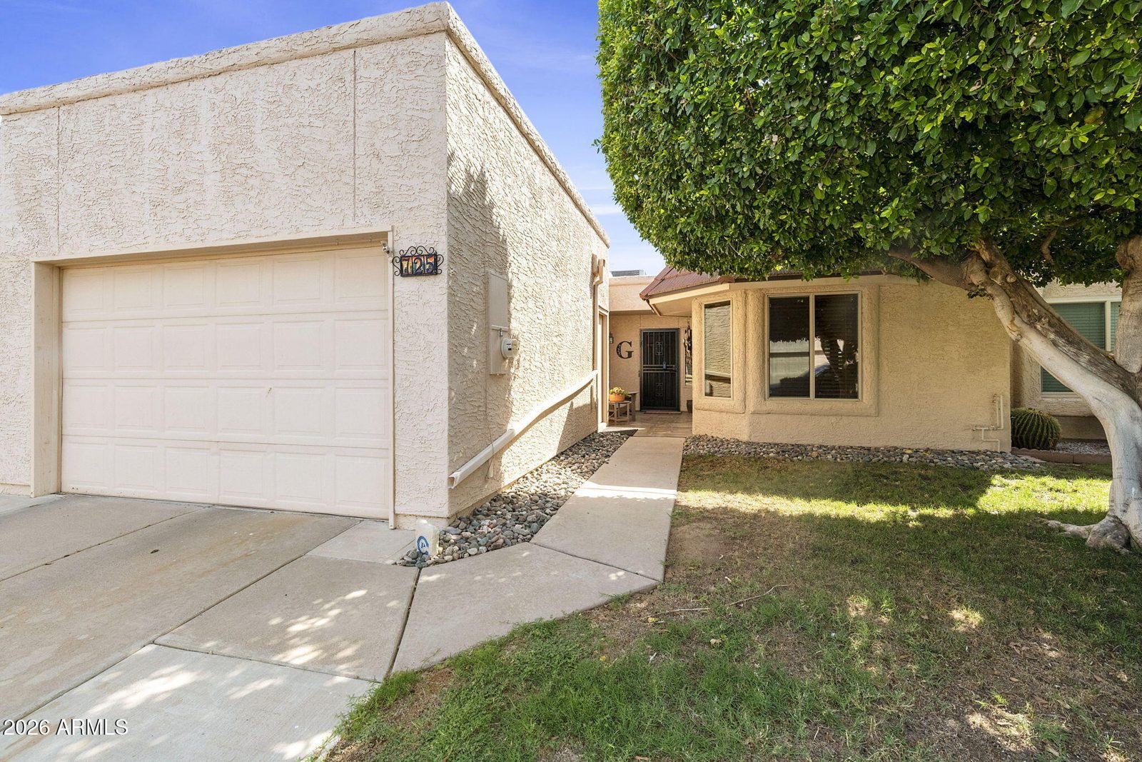 Front exterior of 725 S Arrowwood Way, Mesa, AZ