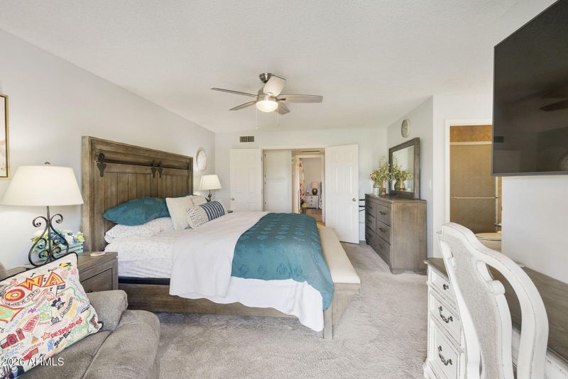 725 S Arrowwood Way — photo 14 of 46